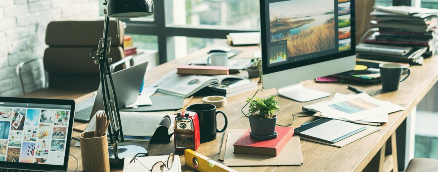 AI-dashboard met financiële gegevens en grafieken